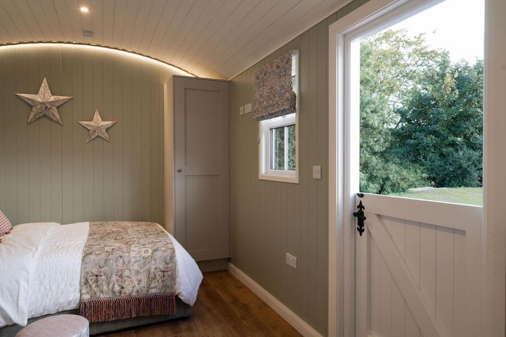 Barfield Shepherds Hut Махерафелт Екстериор снимка
