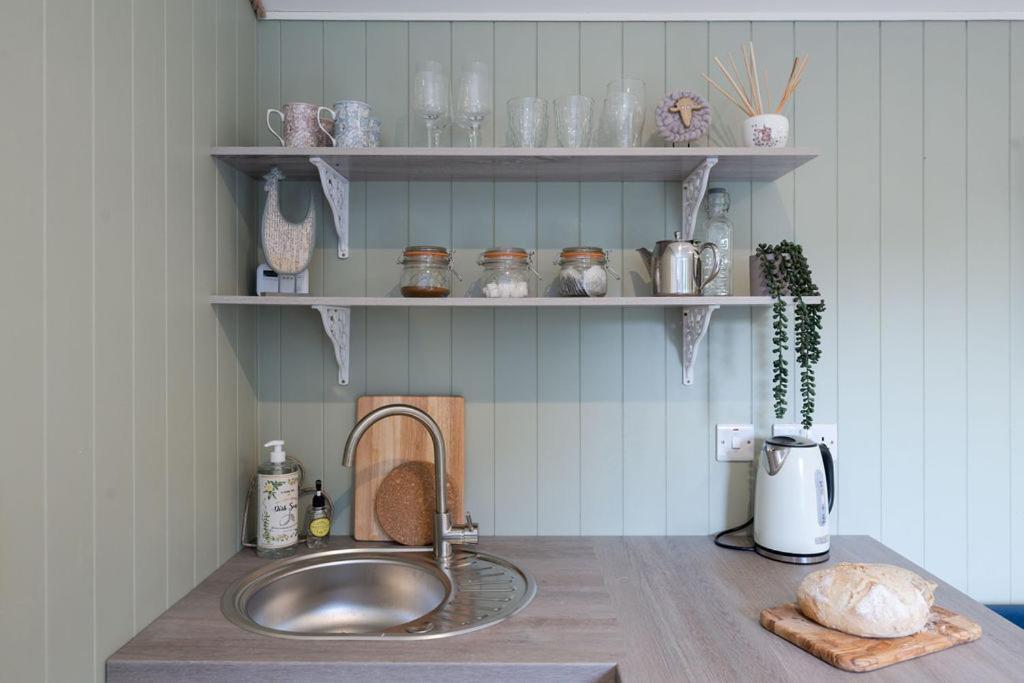 Barfield Shepherds Hut Махерафелт Екстериор снимка